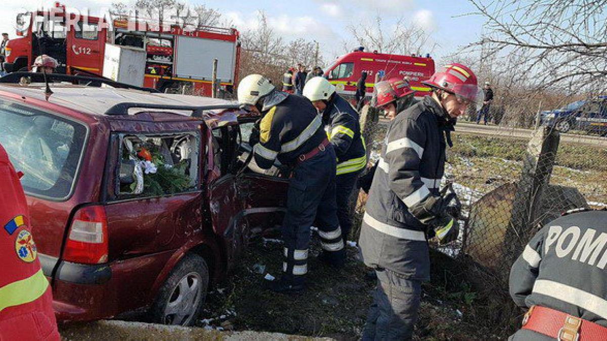 Accident cumplit la Cluj! Un tren a lovit un autoturism, iar în urma impactului o femeie a fost grav rănită