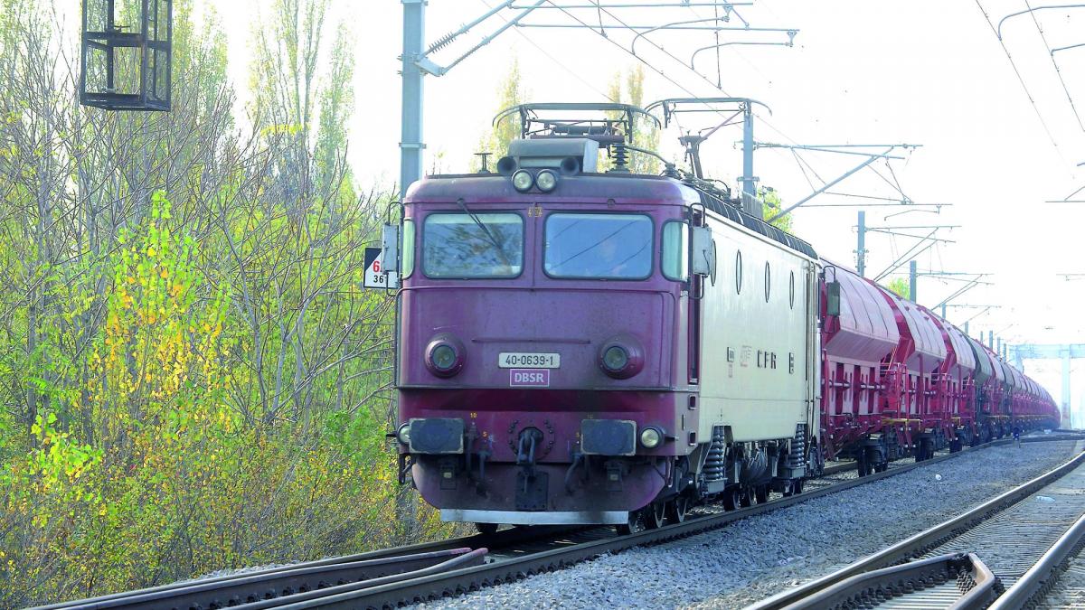 Datoriile deraiază CFR Marfă