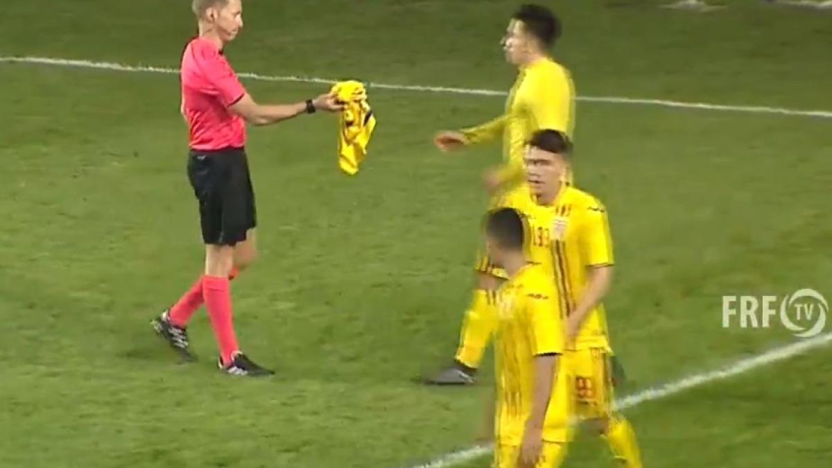 România a ratat calificarea la turneul final al Campionatului European Under-19. Gestul stupid al lui Moruțan ne-a costat enorm