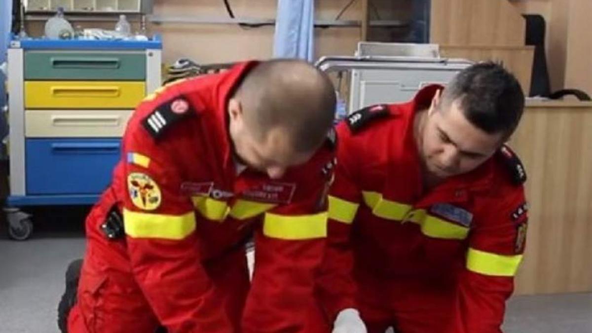 Tragedie în Argeş! Un bărbat a picat mort, de pe scaun, în timp ce semna contractul de muncă la noul job