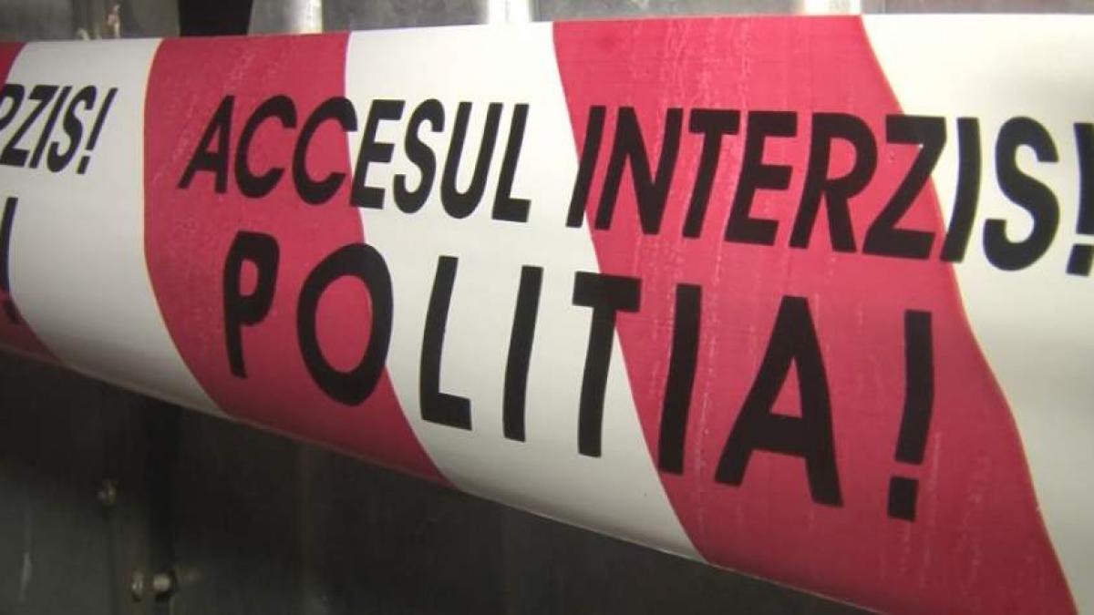 Descoperire teribilă în Reşiţa! Un tânăr a fost găsit spânzurat de un stâlp de electricitate
