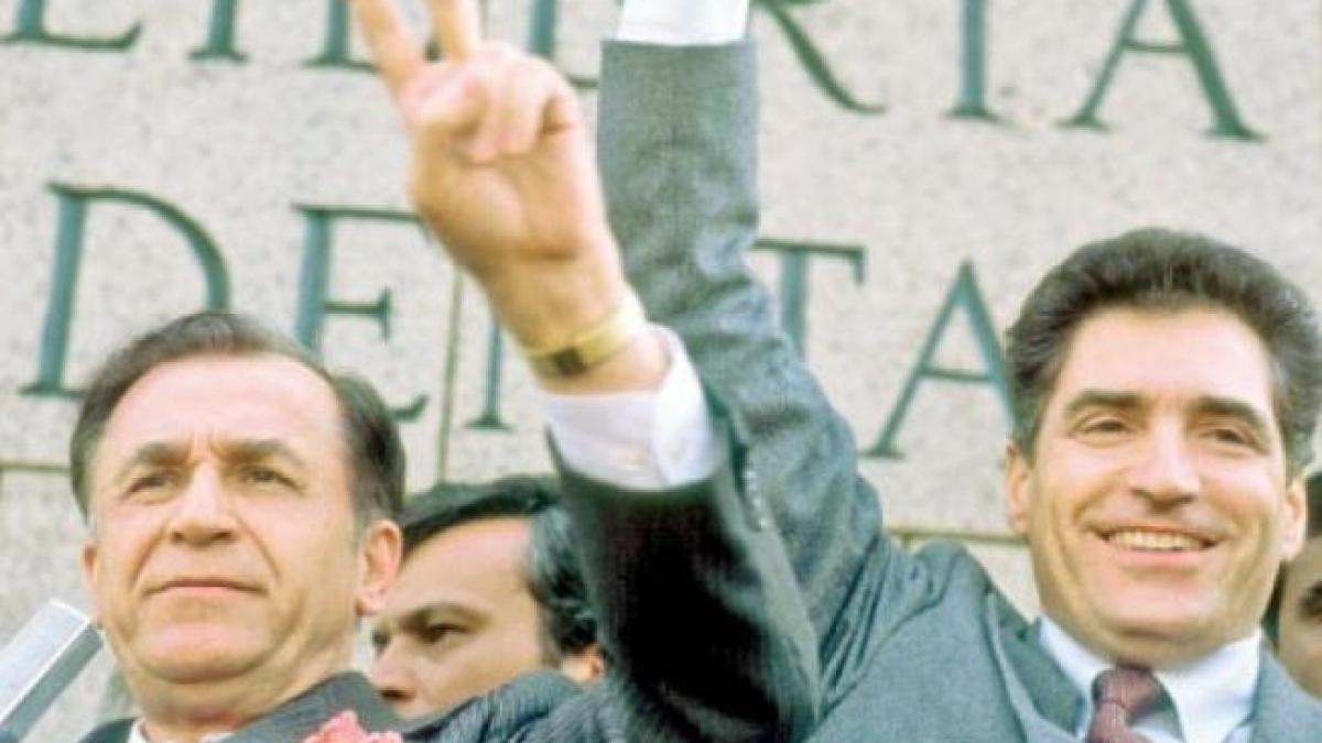 Iliescu, la mâna lui Iohannis