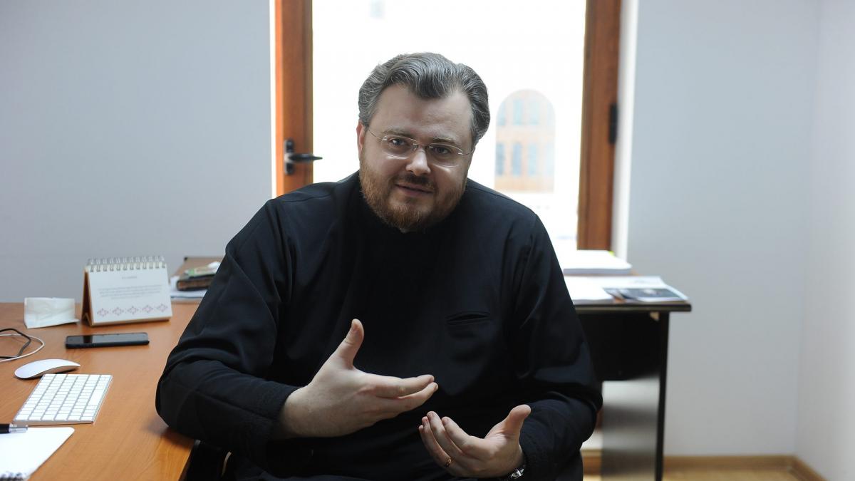 Părintele Ionuţ Mavrichi: „Omul modern este compatibil cu creștinismul”