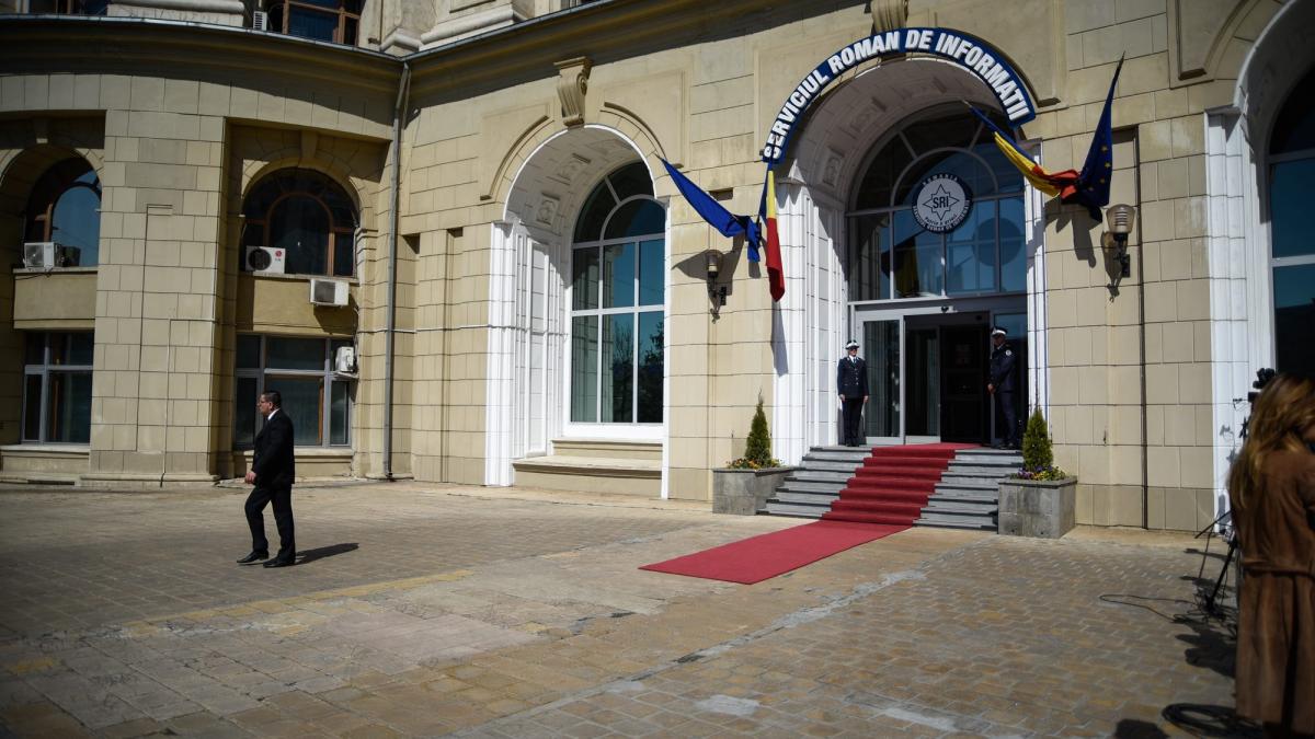 PSD vrea să scurteze mâna lungă a SRI
