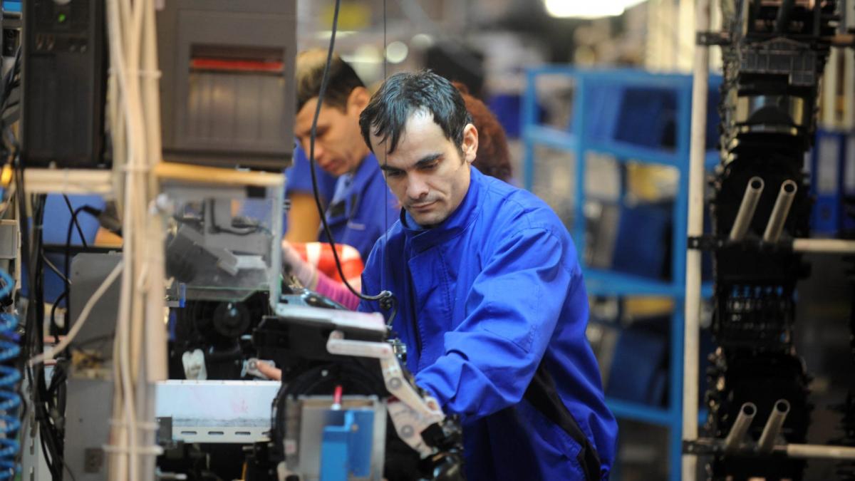 Instabilitatea legislativă îi sperie pe oamenii de afaceri