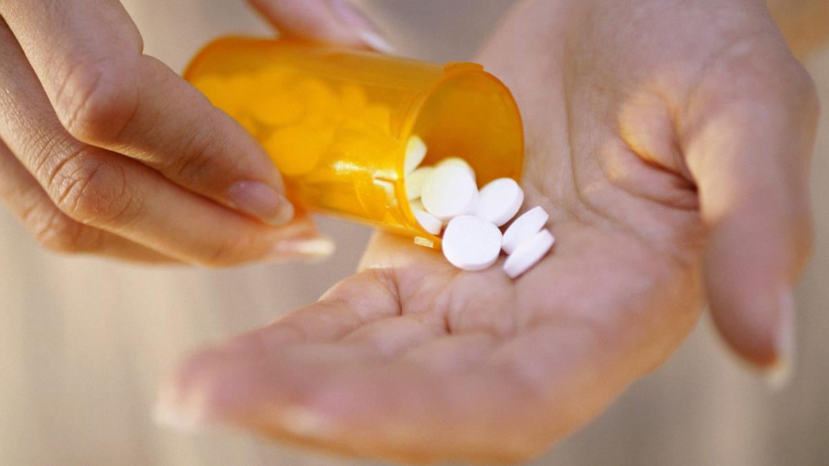 Nebunie curată în azile. Medicamente anti-furie tăiate de pe lista compensatelor