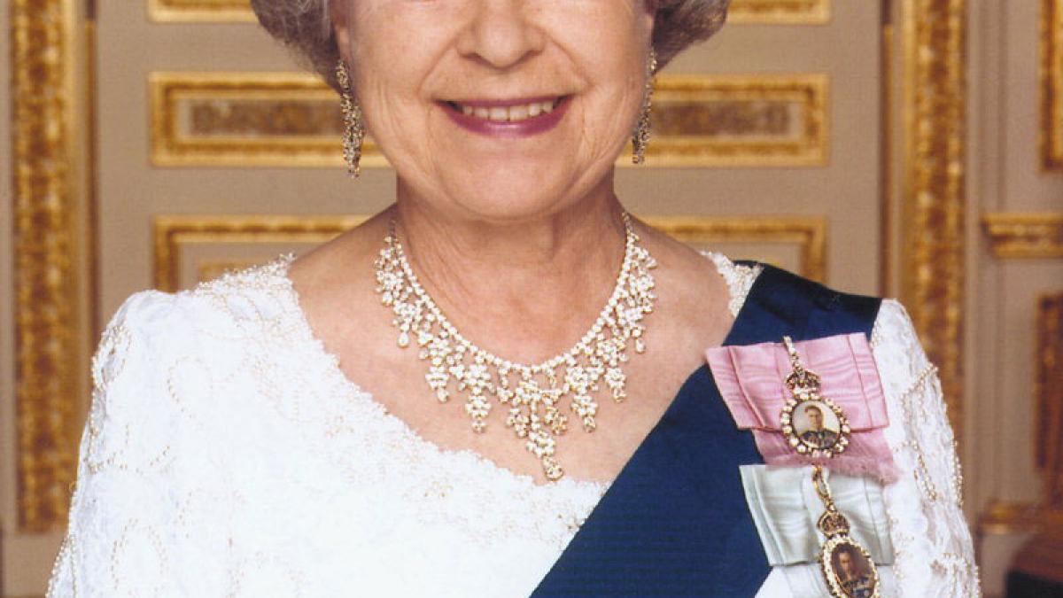 Regina Elisabeta a II-a împlineşte astăzi 92 de ani 