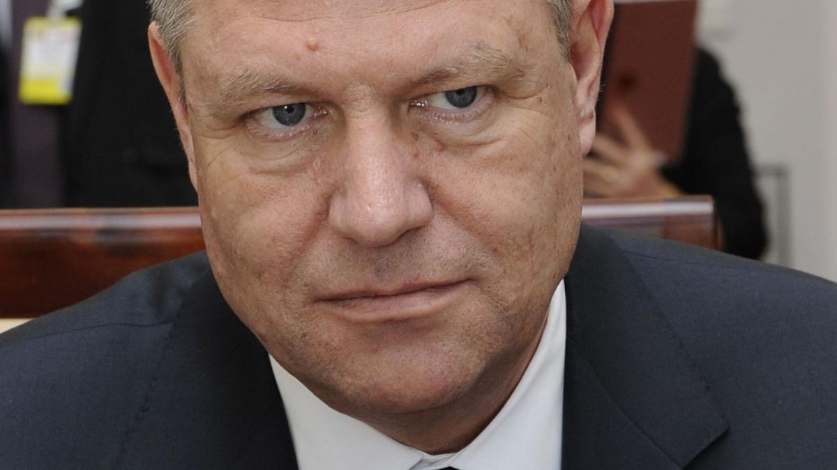 Președintele Iohannis le urează însănătoșire grabnică celor opt soldați români răniți în Afghanistan