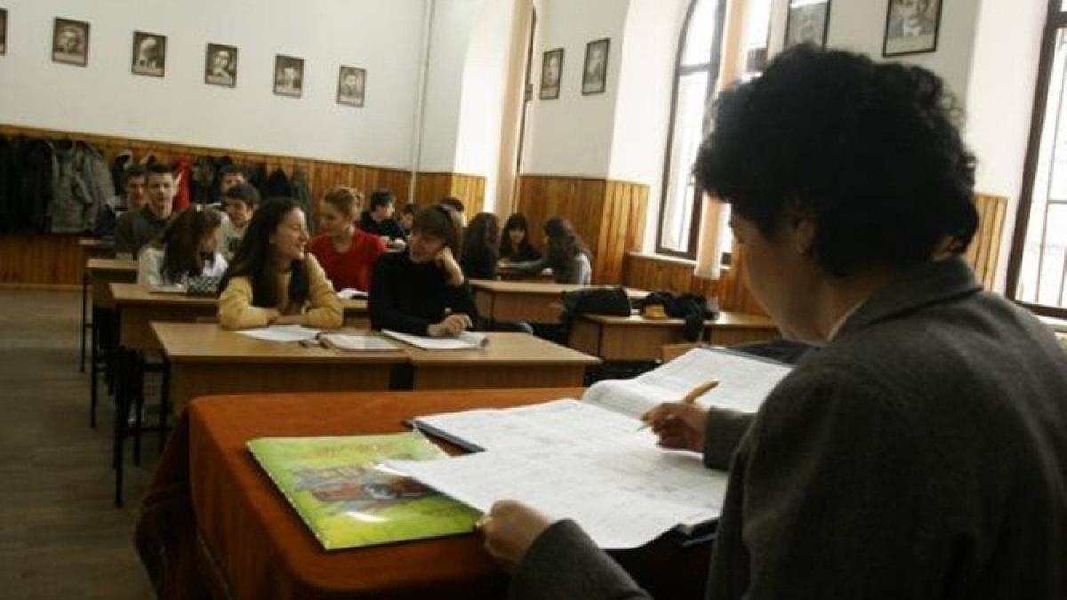 MEN a aprobat metodologia şi criteriile de acordare în 2018 a gradaţiei de merit personalului didactic 