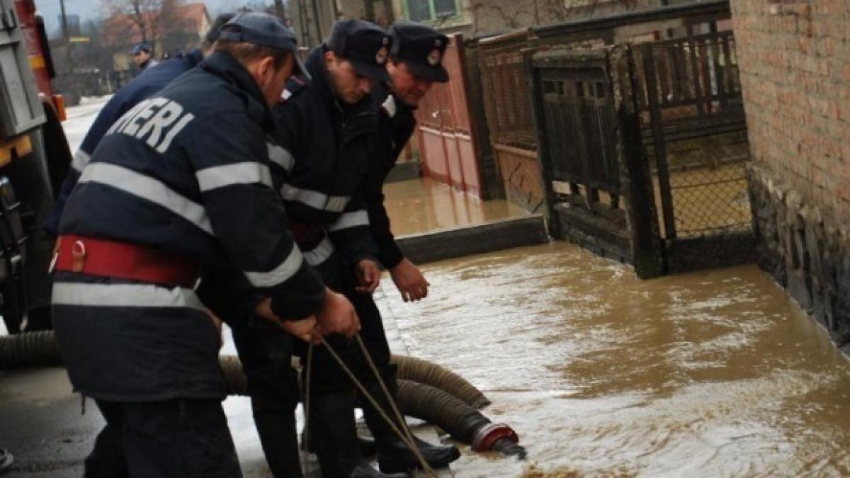 ATENTIE! Cod galben de inundaţii pe râuri din judeţul Arad
