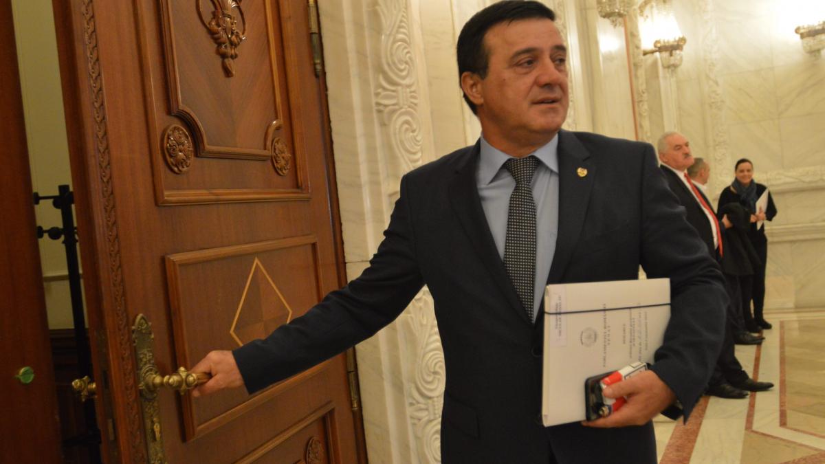 Cinci noi sărbători, pe agenda aleşilor
