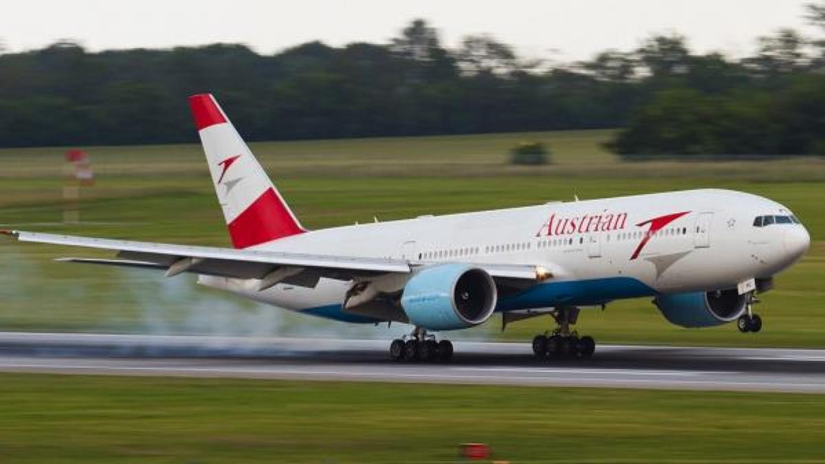Un avion Austrian Airlines a aterizat de urgență pe Otopeni