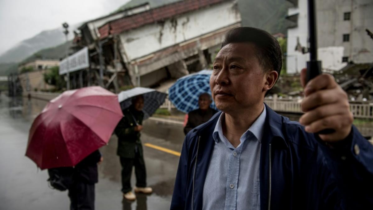 FOTO Chinezii revin printre ruinele seismului din 2008!