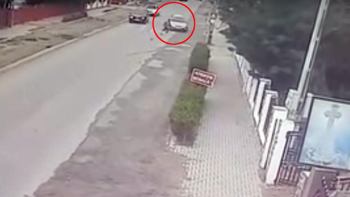 o fetita de 11 ani a fost spulberata de o masina pe trecerea de pietoni