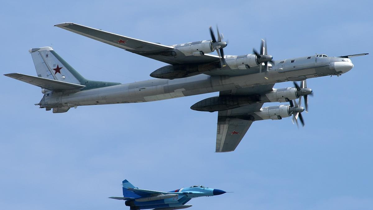 Avioane de luptă americane au interceptat bombardiere rusești în spațiul aerian internațional din largul coastelor Alaskăi