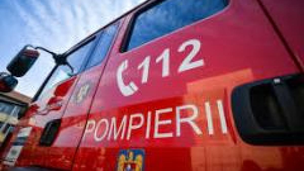 Arad. Trei rulote au ars în urma unui incendiu pus intenționat