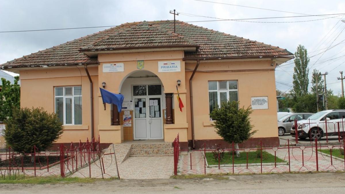 Liberalul-șef din Dracea umflă milioane de lei de la stat de când s-a ales primar