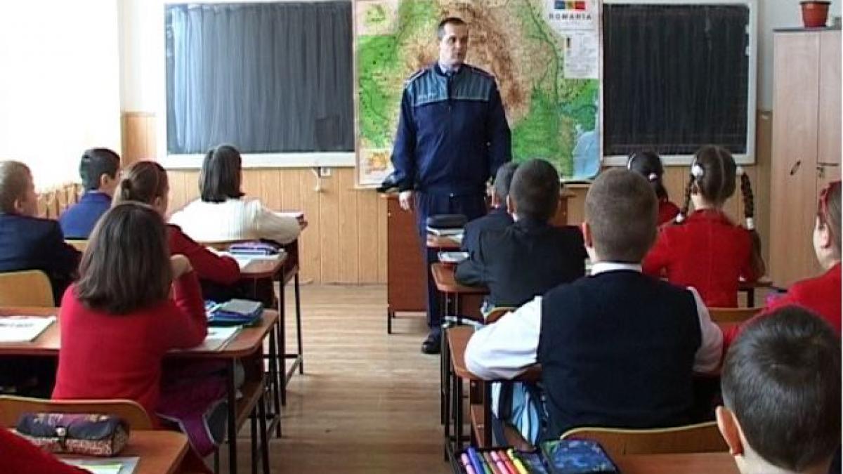 'Săptămâna prevenirii criminalităţii'. Elevii au aflat cum să fie în siguranţă în mediul online