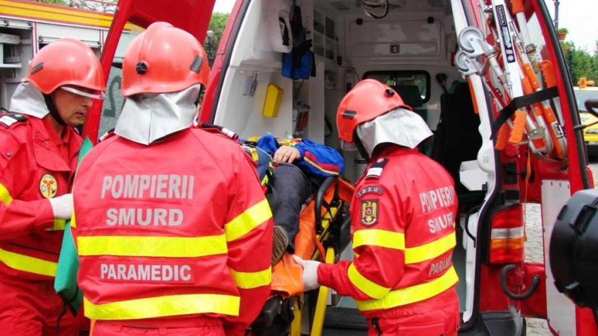Patru răniţi într-un accident rutier pe DE 581