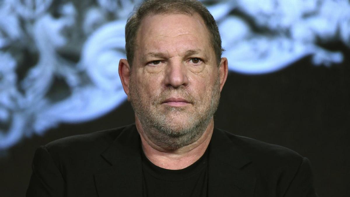 Harvey Weinstein s-a predat vineri poliţiei din New York 