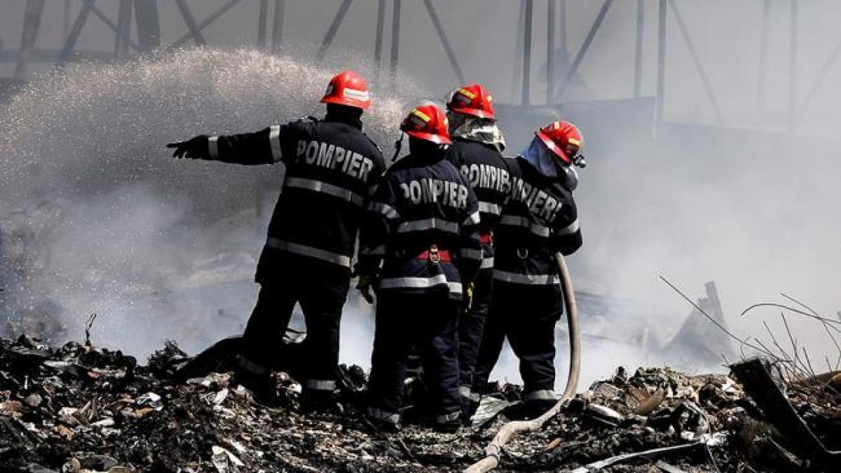 Incendiu soldat cu rănirea unei persoane în Sectorul 2 a Capitalei