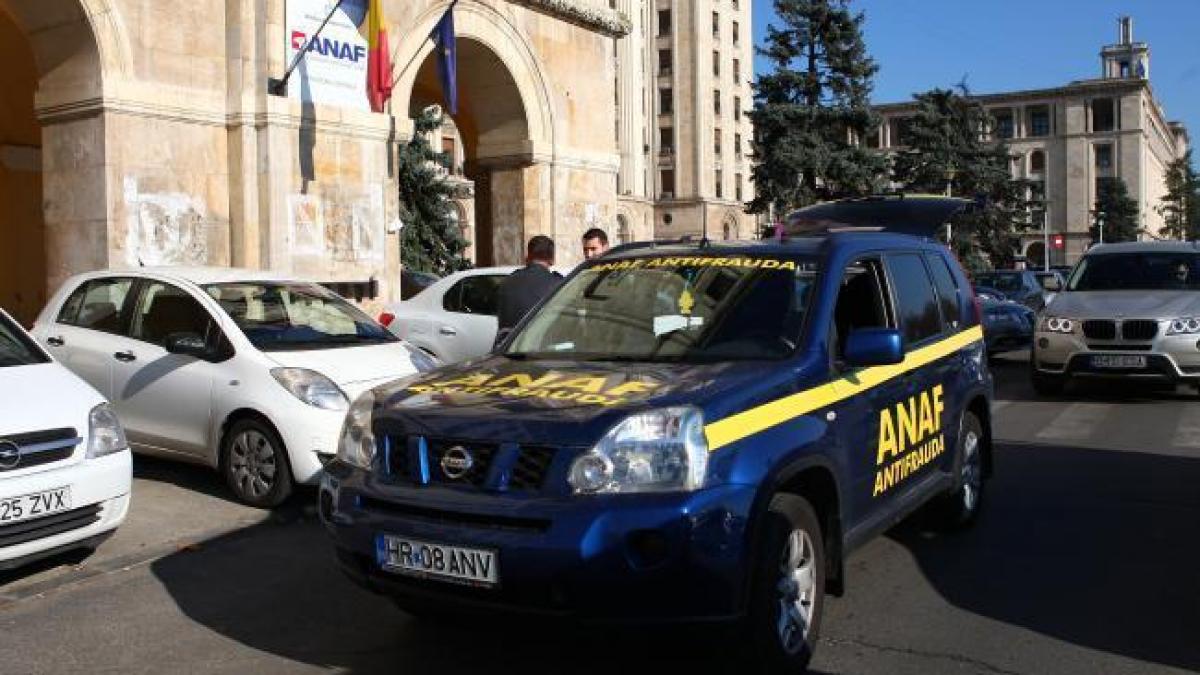 Fiscul în criză. De bani, de hârtie şi plicuri 