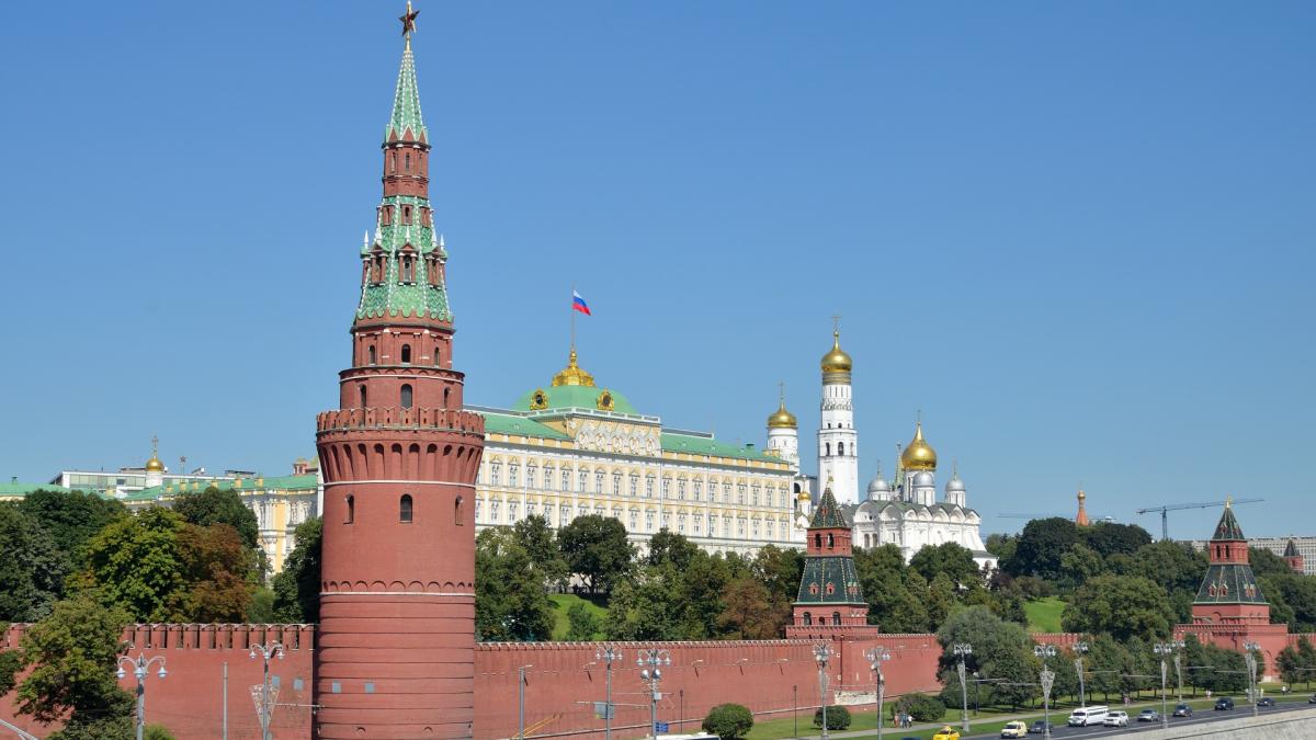 Rusia condamnă fabricarea asasinării jurnalistului rus de către Ucraina