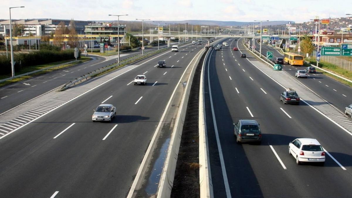 Ungaria îşi lungeşte autostrăzile, noi amânările