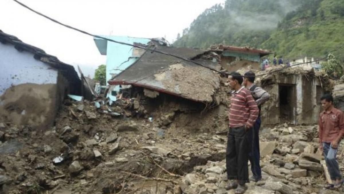 Zece persoane au murit în urma unei alunecări de teren în India