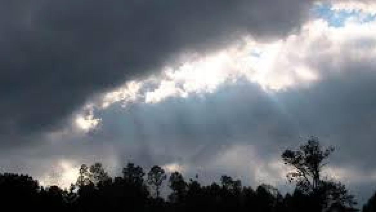 Cod portocaliu de furtună pentru localități din județul Arad, până la ora 13:15 