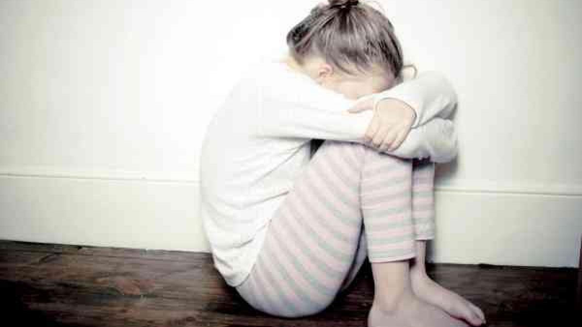 Caz şocant la Cluj! Un adolescent a fost reţinut de poliţişti pentru că ar fi violat o fetiţă în vârstă de trei ani