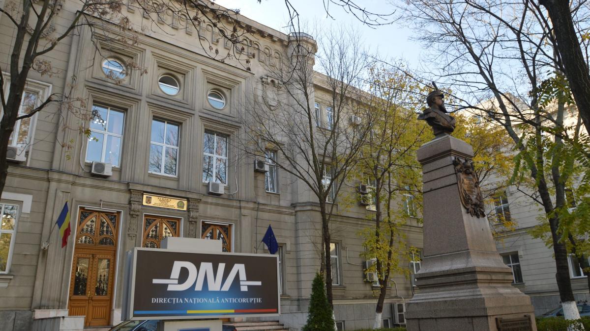 DNA face „înţelegeri secrete cu evreii”de 800.000 euro