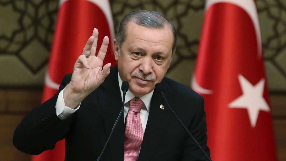 ALEGERI ÎN TURCIA: Erdogan a votat la Istanbul şi a prezis o "revoluţie democratică" în ţara sa 