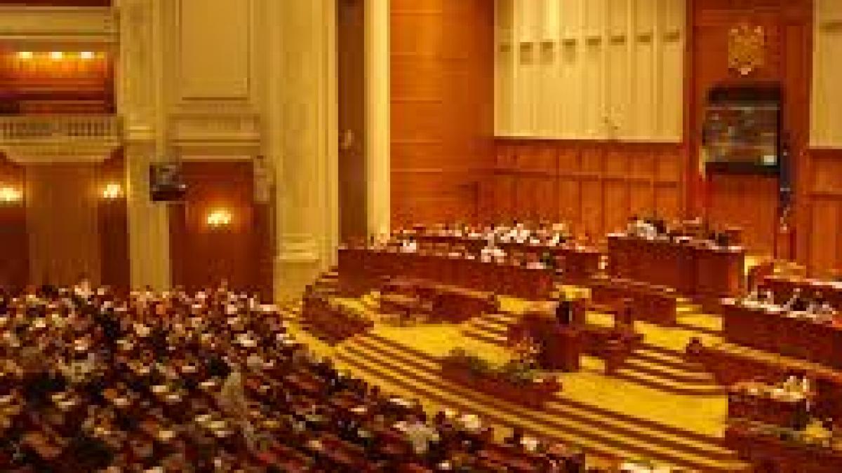 Moţiunea de cenzură va fi prezentată luni în plenul Parlamentului 
