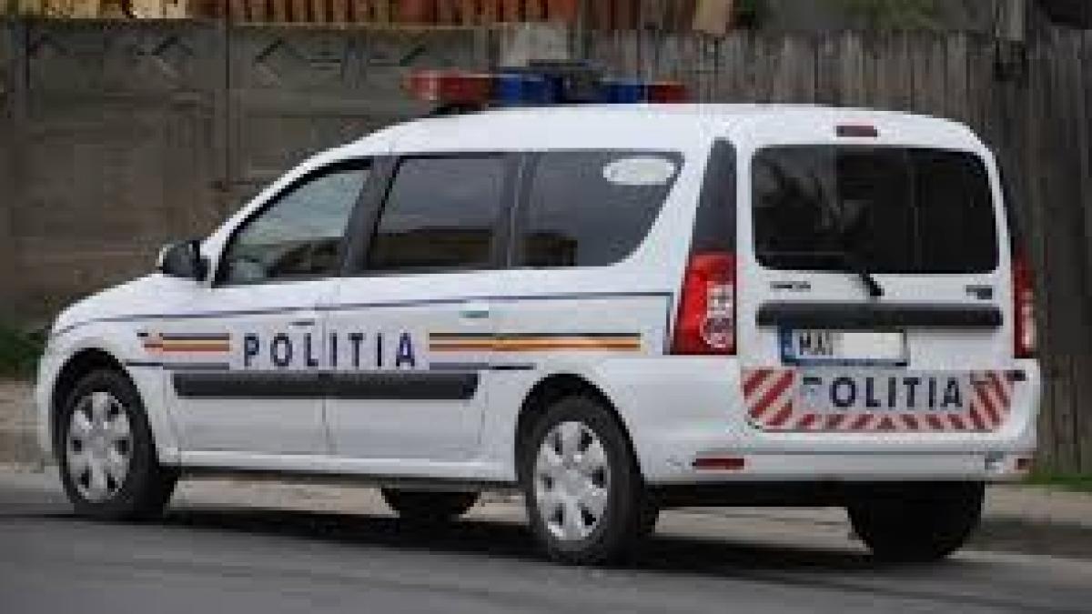 Un şofer din Botoşani este cercetat penal după ce o femeie a căzut din autocarul pe care îl conducea