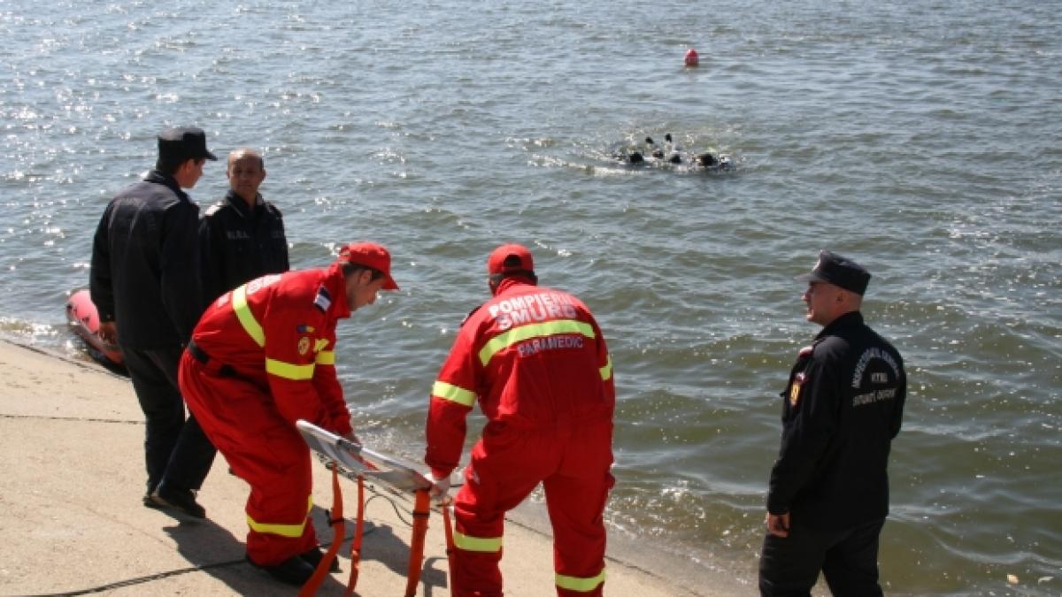 Bărbatul dispărut în Dunăre acum trei zile, găsit înecat la 10 kilometri în aval