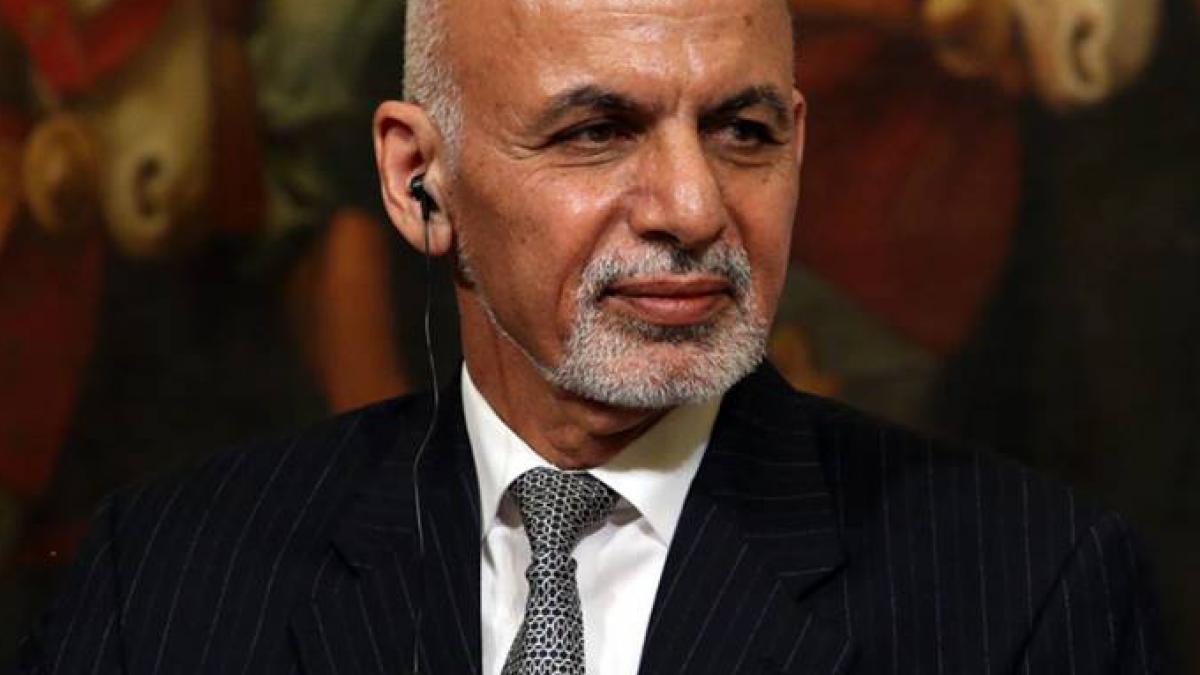 Președintele Afghanistanului a anunțat reluarea oficială a ostilităților împotriva talibanilor