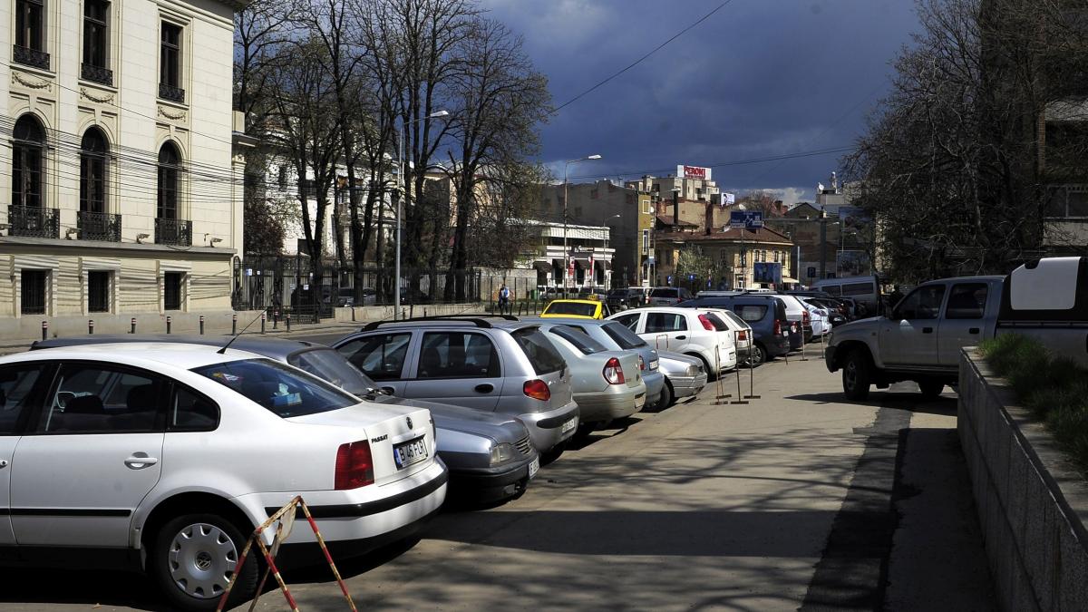 De la 1 iulie, parcarea în centrul Capitalei s-a scumpit. Noile tarife ajung până la 10 lei/oră