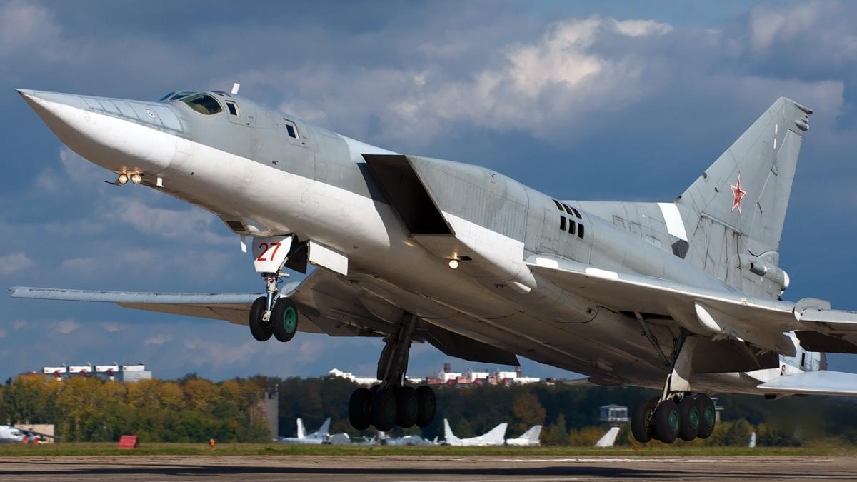 Rusia: Rachetele Kinjal, testate pe bombardiere Tu-22M3
