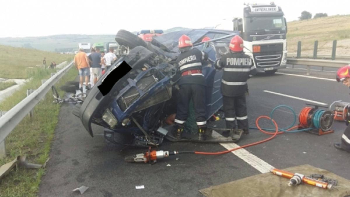 Şase persoane au fost rănite în urma unui accident cu trei maşini pe A1, între Sibiu şi Sebeş