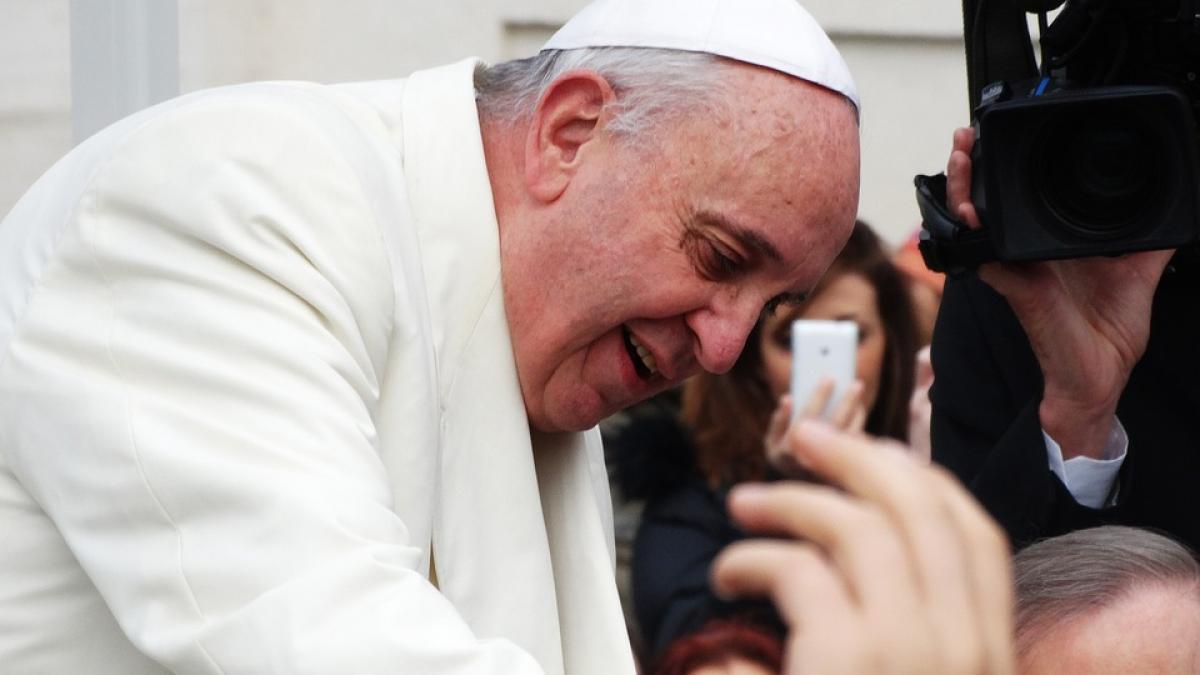 Papa Francisc va oficia o slujbă specială pentru migranţi în bazilica Sfântul Petru