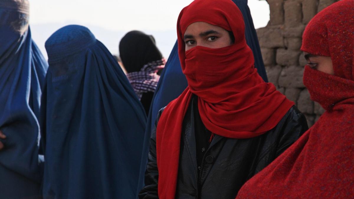 Sute de femei arestate în Afghanistan pentru că au picat testul viriginităţii