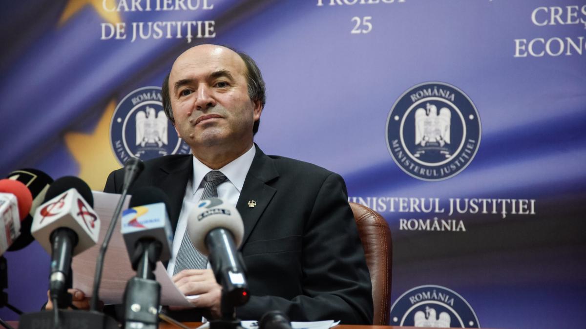 Toader: În măsura în care va fi solicitat, Ministerul Justiţiei va contribui la definitivarea unui punct de vedere către Comisia de la Veneţia