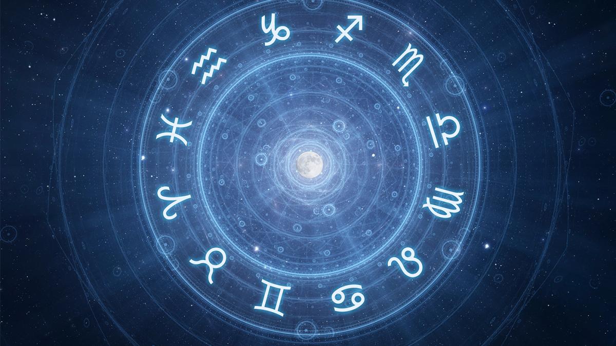 Horoscop zilnic 19 iulie 2018: Săgetătorii se simt constrânşi la locul de muncă
