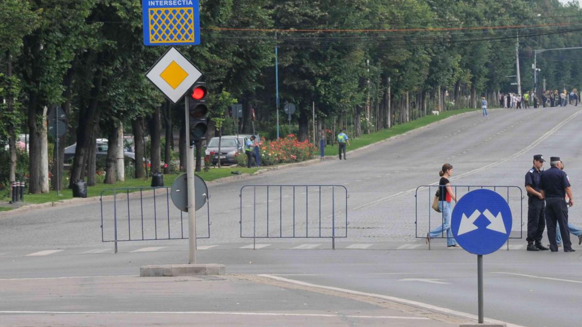Atenţie şoferi! Restricţii de circulaţie în zona Monumentului Eroilor Aerului, vineri, de Ziua Aviaţiei