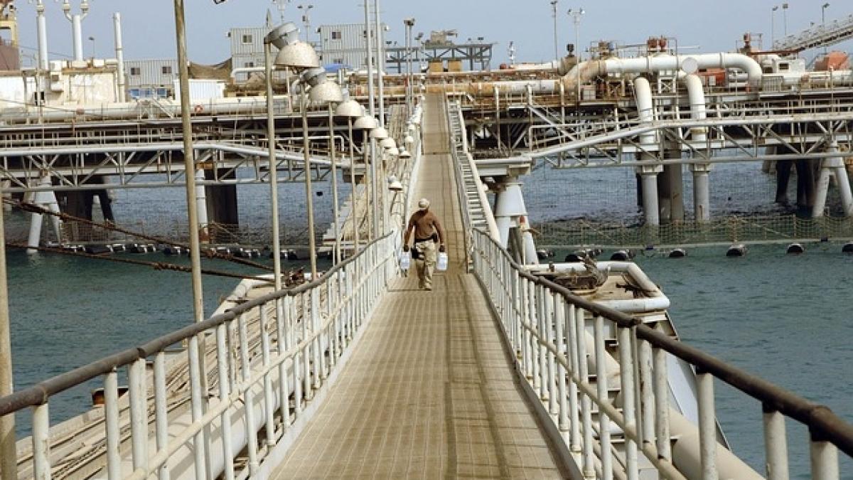 Glencore şi Vitol, candidate pentru preluarea Hellenic Petroleum