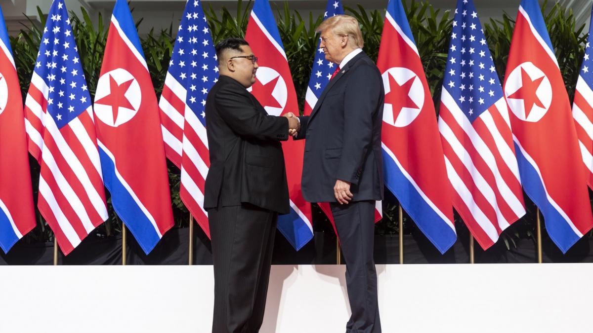 Donald Trump este "extrem de bucuros" de negocierile cu Phenianul