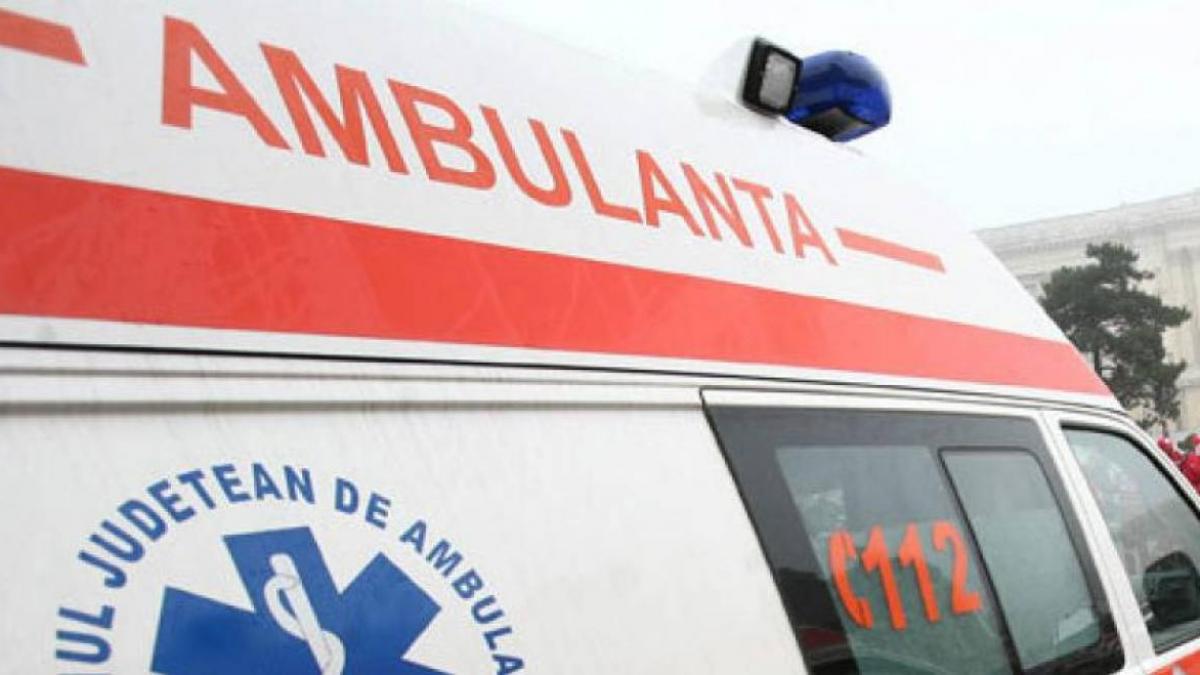 Un bărbat a murit după ce a intrat cu maşina într-un alt autoturism