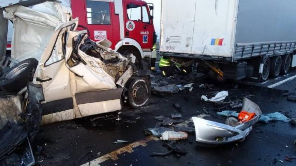 Un şofer a murit după ce a intrat cu autoturismul într-o autoutilitară, pe DN 22C în apropiere de Medgidia