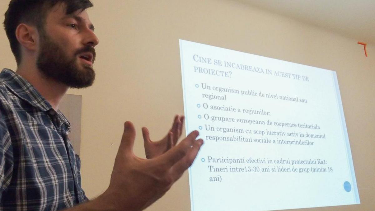 Fundația Dan Voiculescu pentru Dezvoltarea României începe un program de cursuri gratuite pentru fonduri europene